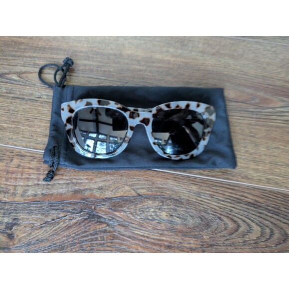 Peepers Center Stage Tortoise Round Sunglasses Only No Correction - Picture 6 of 8